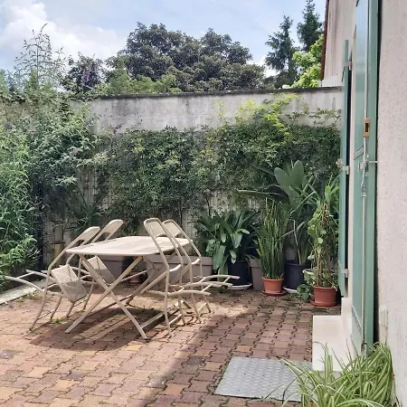 Jonzac-Gite-Lepuits Clion  Exterior photo