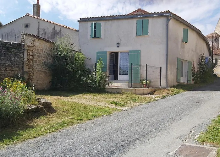 Jonzac-Gite-Lepuits